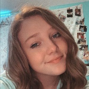 Meet your Posher, Andrea